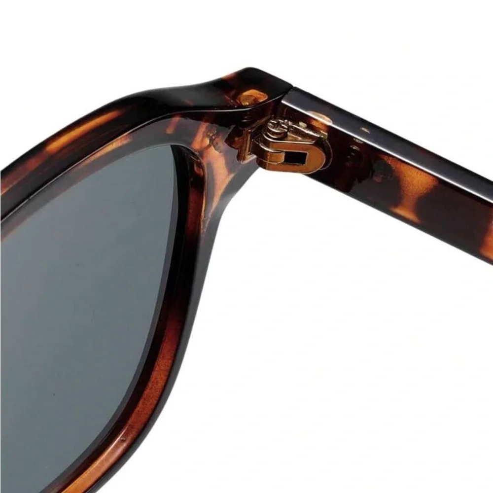 Sheen Kelly Men’s Retro Square Sunglasses Tortoiseshell NWT